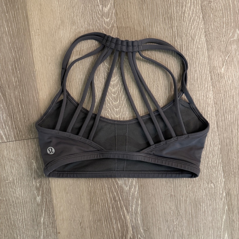 Gray LuluLemon sports bra 
Size xs